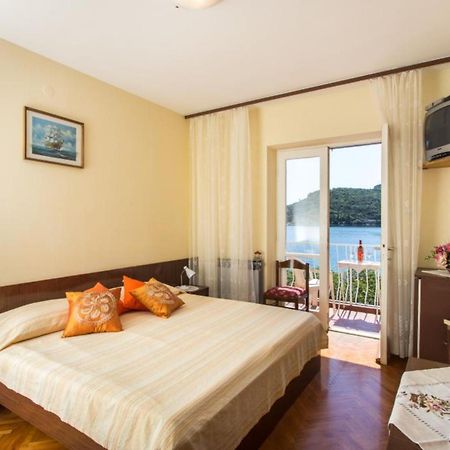 Villa Malfi Затон Екстериор снимка