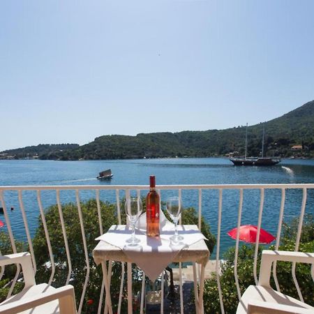 Villa Malfi Затон Екстериор снимка