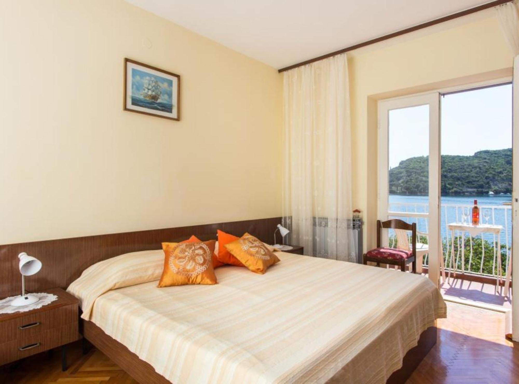 Villa Malfi Затон Екстериор снимка