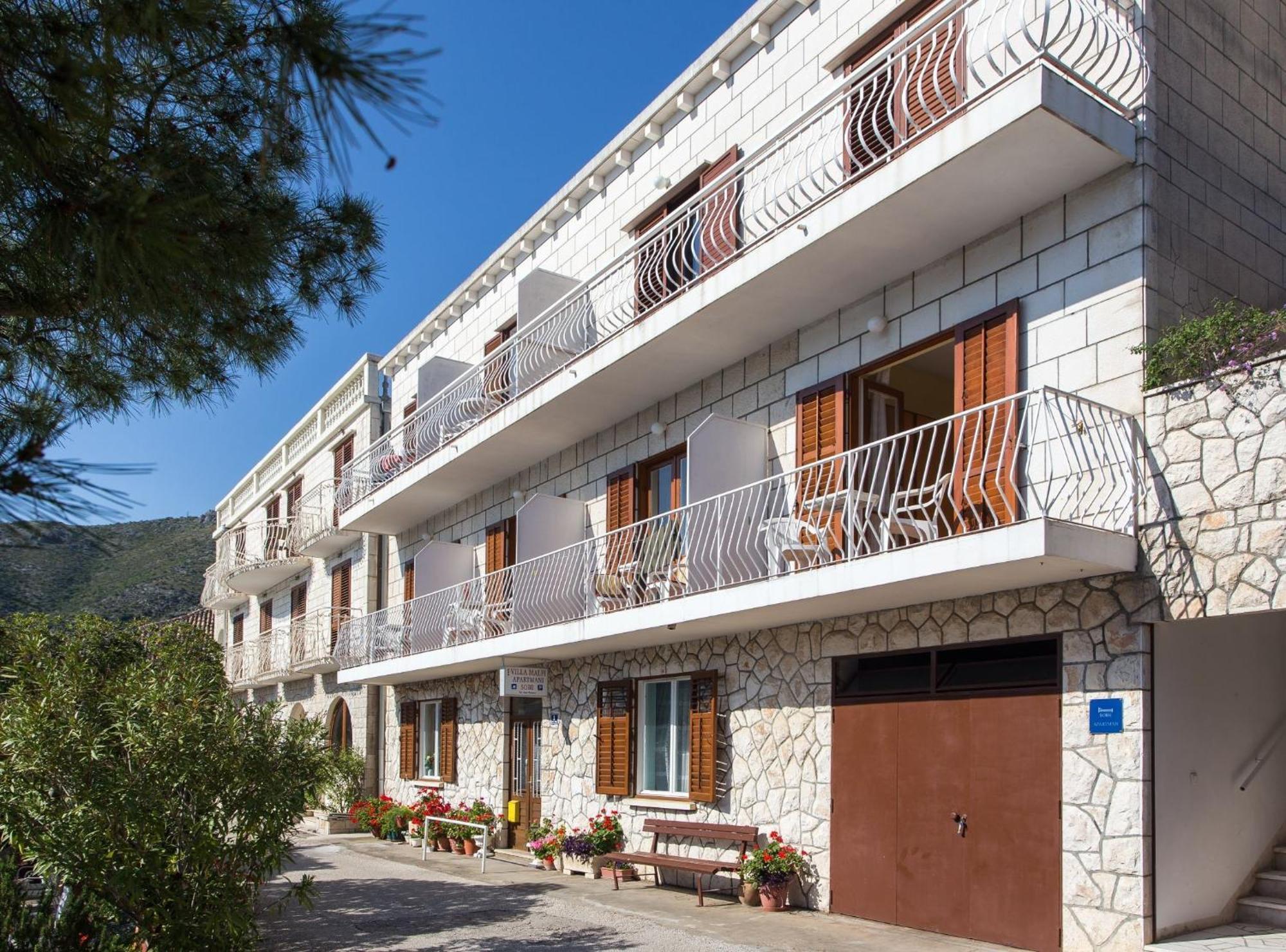 Villa Malfi Затон Екстериор снимка