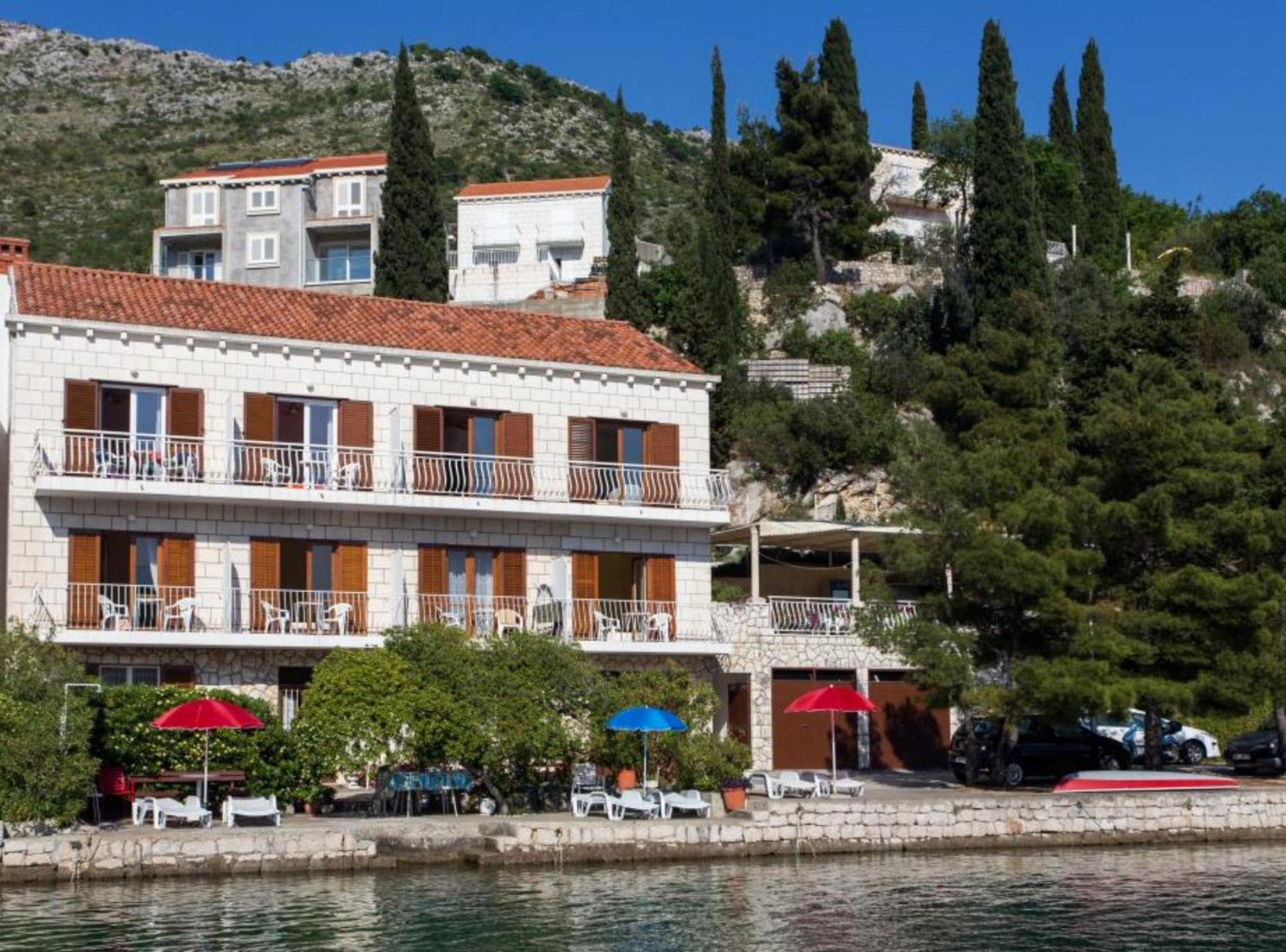 Villa Malfi Затон Екстериор снимка