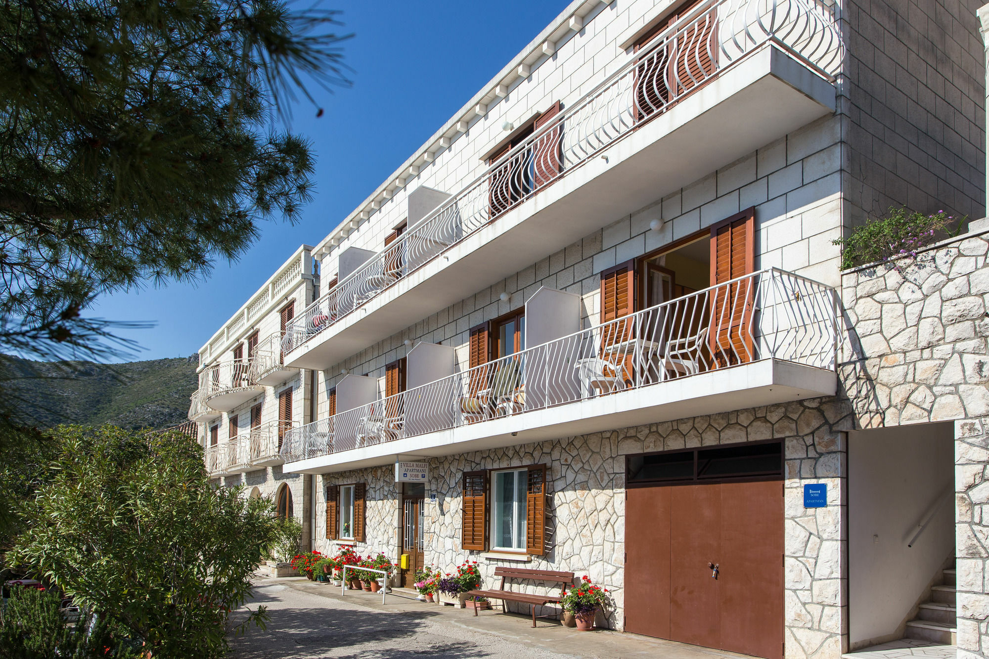 Villa Malfi Затон Екстериор снимка